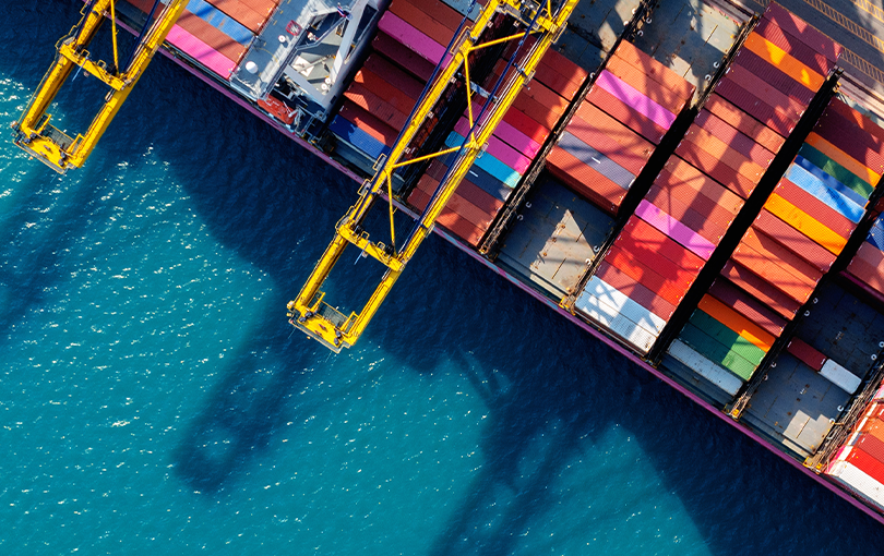 Conheça os benefícios de contar com uma trading para importação